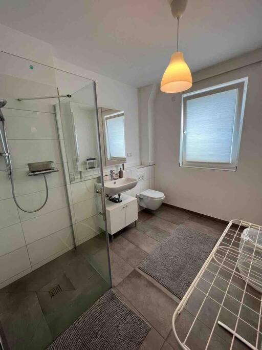 Moderne Wohnung Mit 4 Betten 보훔 외부 사진