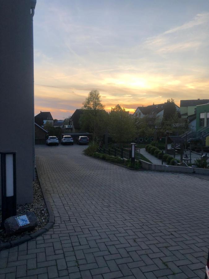 Moderne Wohnung Mit 4 Betten 보훔 외부 사진