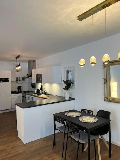 Moderne Wohnung Mit 4 Betten 보훔 외부 사진
