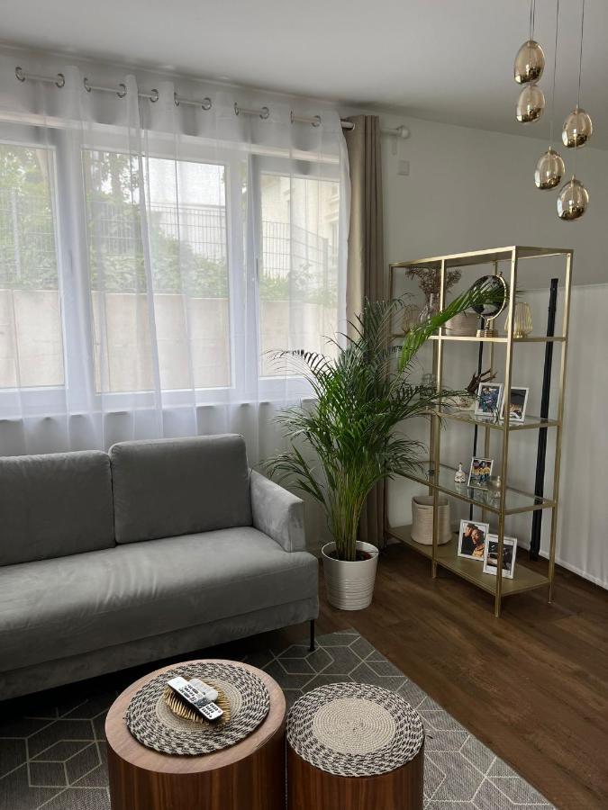 Moderne Wohnung Mit 4 Betten 보훔 외부 사진